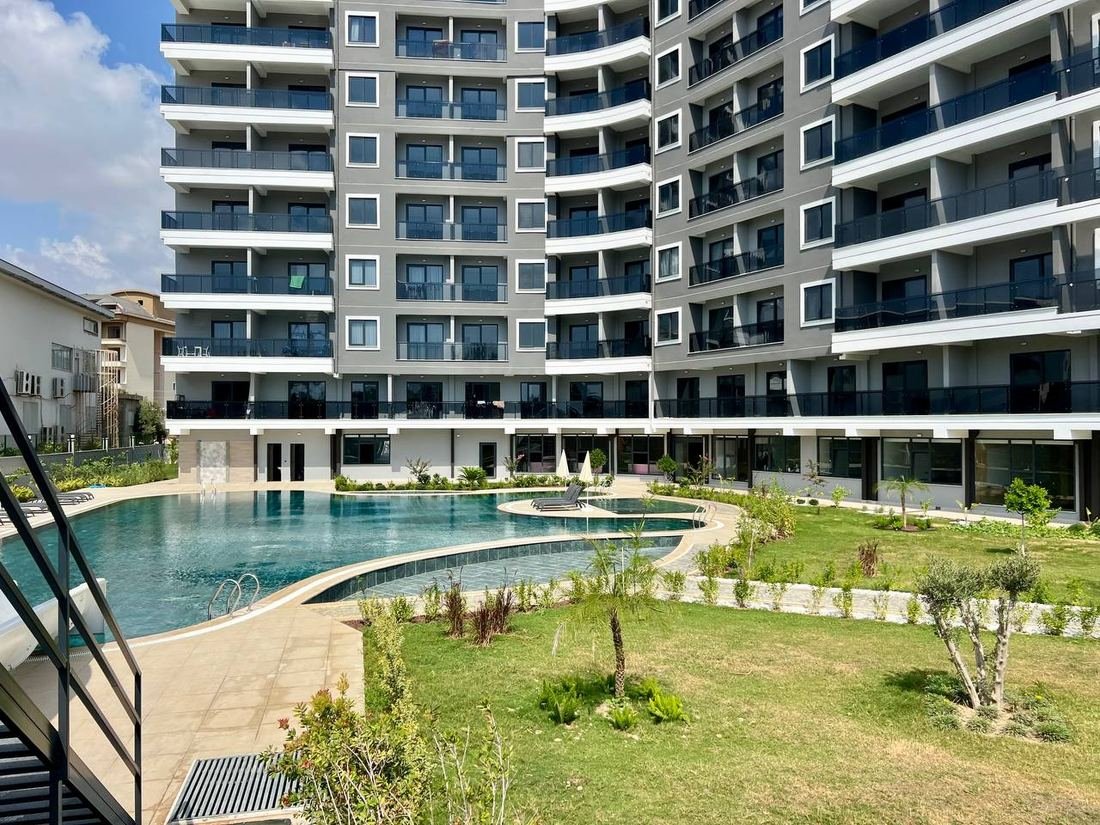 Бассейн и горка — SR3